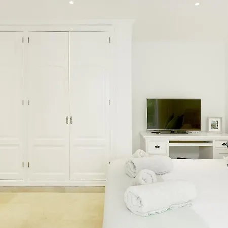 Villa Lilia - *