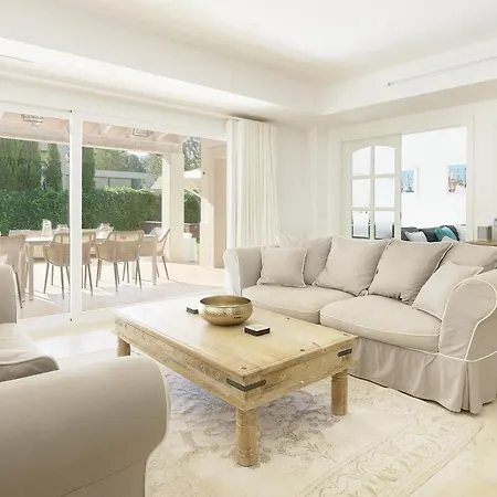 Villa Lilia - *