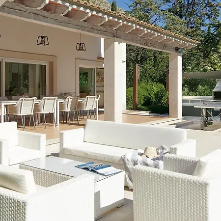 Villa Lilia - *
